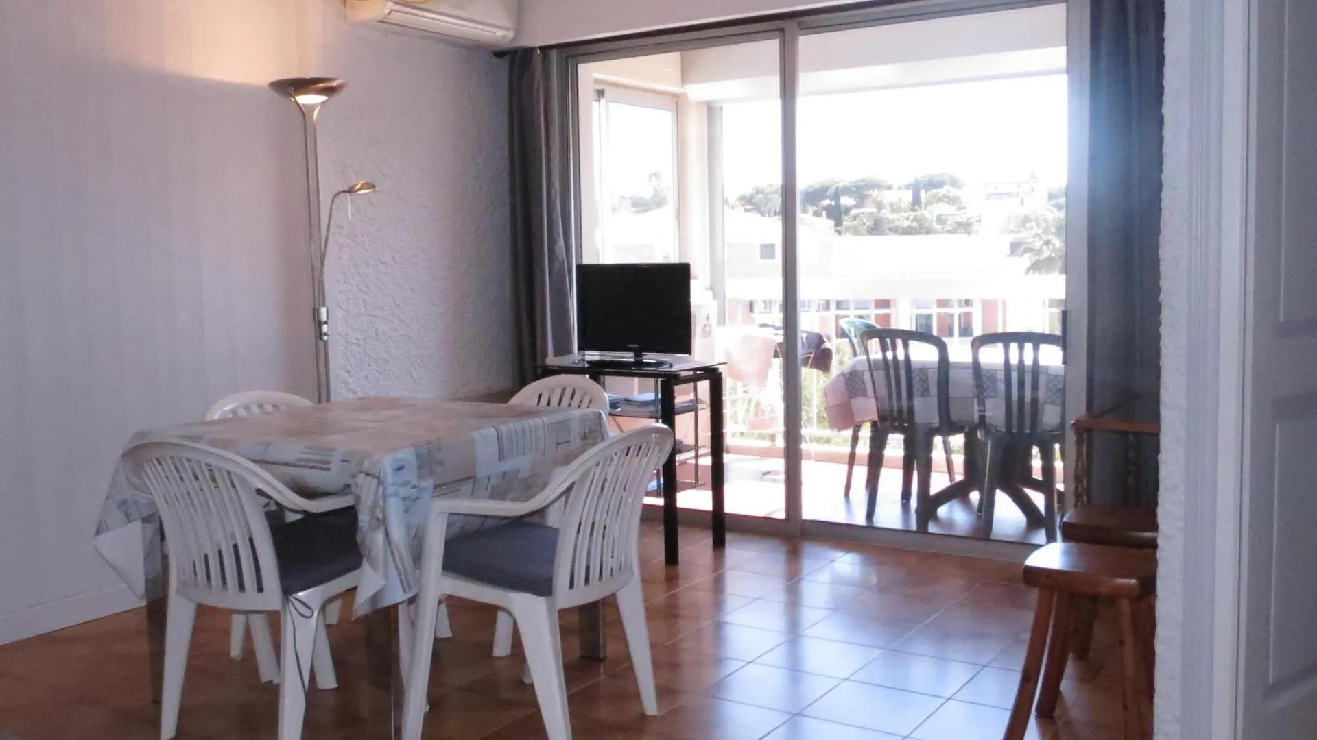 Appartement Climatise 2 Pieces, Pres Des Plages Et Commerces, Centre De Sainte-Maxime - Fr-1-780-19 Daire