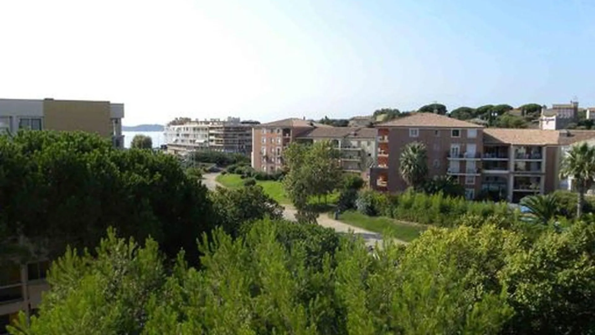 Appartement Climatise 2 Pieces, Pres Des Plages Et Commerces, Centre De Sainte-Maxime - Fr-1-780-19 0*,